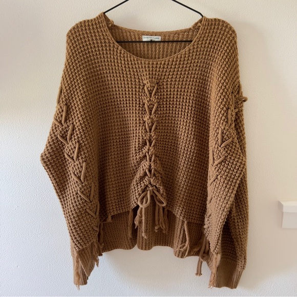 Earthbound Knit Tan Sweater - Adjustable length on front - Size US Women’s M - Picture 3 of 6